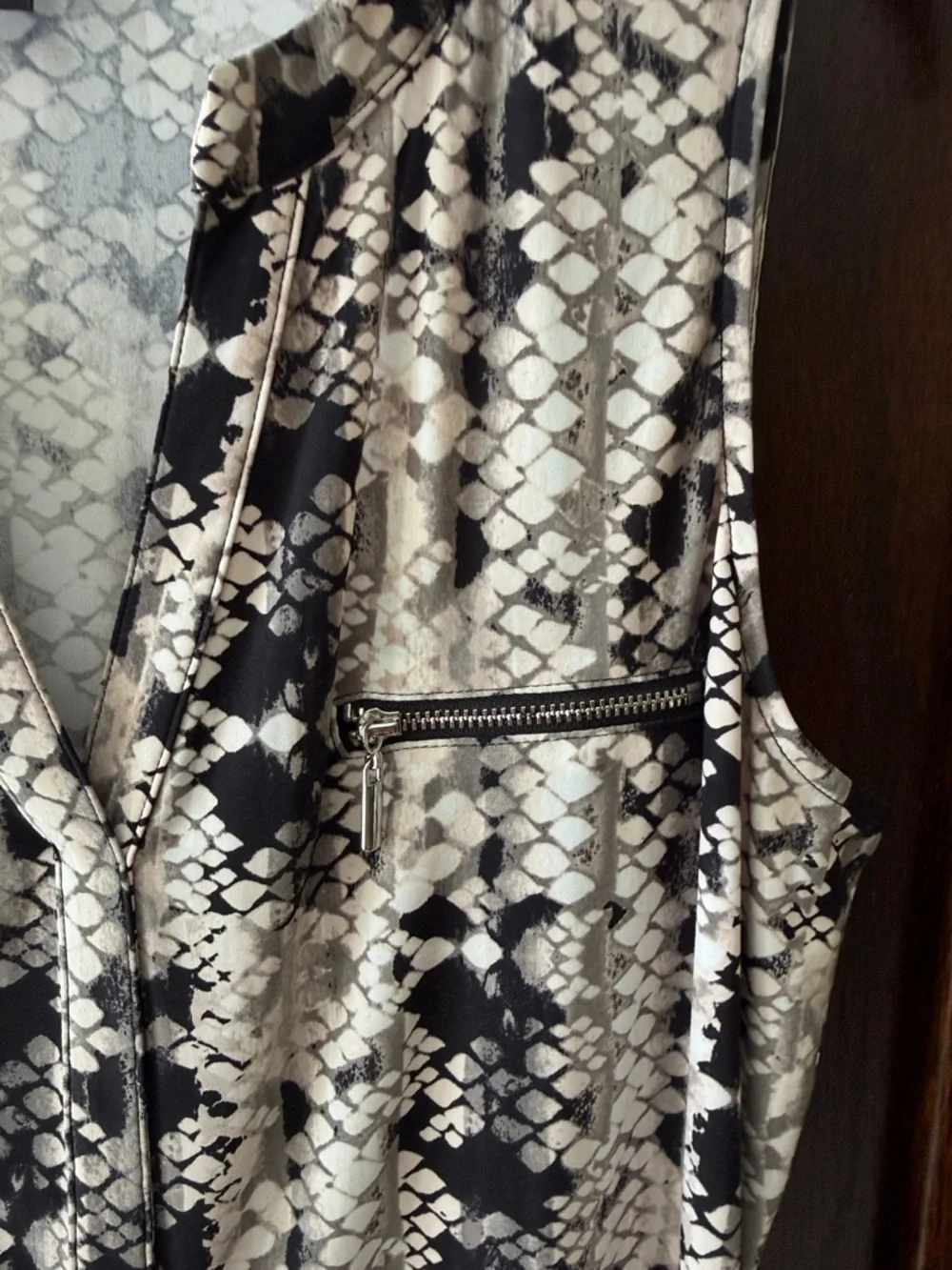 INC International Concepts Black and Cream Snake-Print Sleeveless Top - Picture 3 of 8